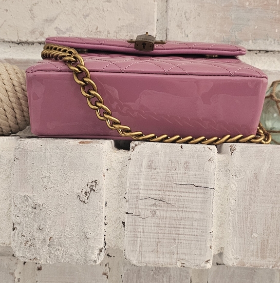 Kurt Geiger Pink Quilted Crossbody Bag LIKE NEW - Picture 3 of 10